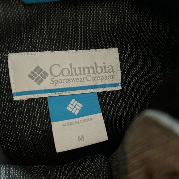 Columbia women’s jacket/ Medium - perfect for rainy days. - Picture 3 of 7